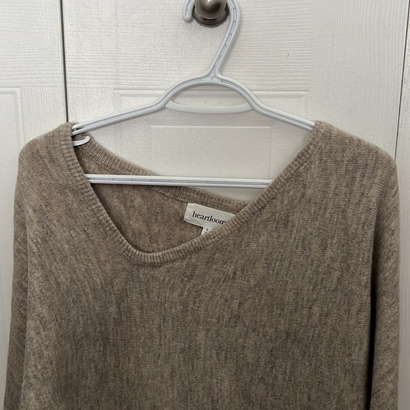 Heart loom asymmetrical sweater - Picture 3 of 6